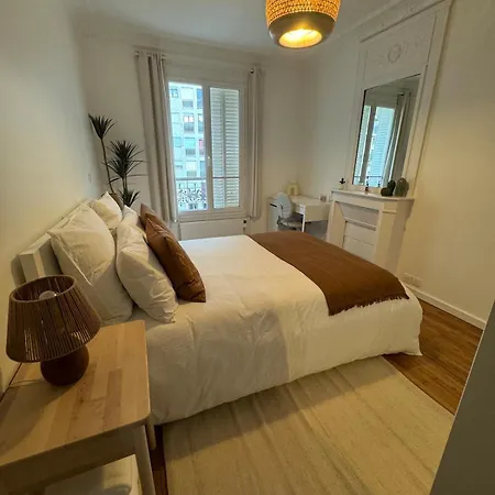 Superbe Renove, Calme Et Tres Bien Desservi, 15e Apartment
